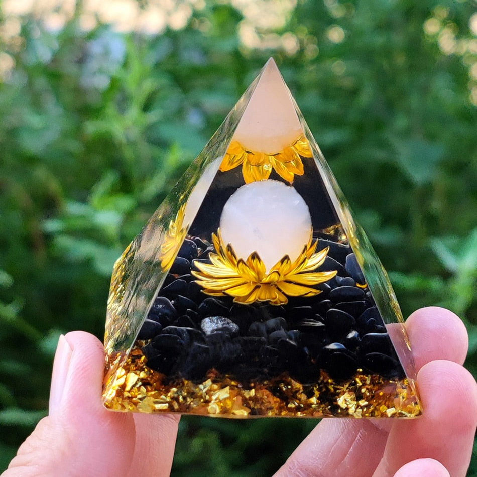 6cm orgonite Crystal Pyramid Chakra Spiritual Orgone Pyramid And Generator With Emf Protection For Reiki Healing